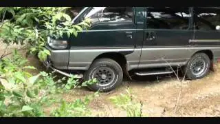 デリカ　坂のぼれる！？倒れる！？　ＤＥＬＩＣＡ　Ｌ３００