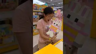 Kind Cute Girl and LEGO Rabbit | J Jai Pan เจไจ๋แปน
