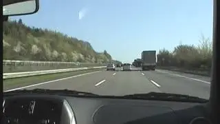 Beinahe unfall auf Autobahn A7. R&uuml;cksichtloser LKW Fahrer. LKW ausgeschert. Gefahr LkW car crash