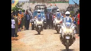 Traffic Officer STOPS Presidents Museveni & Mnangagwa's convoy at Uganda's Independence Day 2019