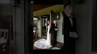 A first touch before the ceremony is always a good idea.😍 #wedding