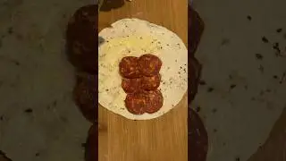 How to  wrap chorizo with chesse recipe#easyrecipes #wrap#chorizo