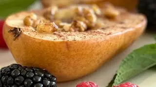 Warm Pears with Gorgonzola, Walnuts, and Honey ##pearswithgorgonzola #peardessertwithfreshpears