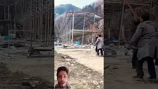 Workers Toppling a Simple Color Steel House with Wide Straps