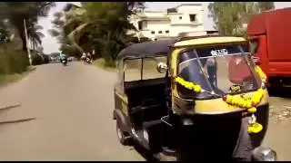 How to drive auto rickshaw
