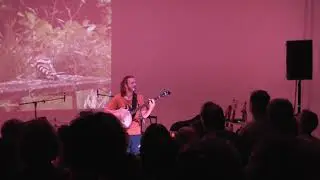 Coco Macé chante  