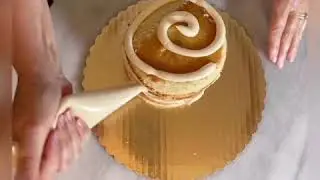 How To Make a Graduation Cake With #CandyLandCrafts