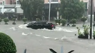 Tariq Road Situation Right Now || Urban Flooding in Karachi by Yellow Labels