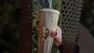 Gold Starbucks cups! Holiday Cups #goldstarbuckscup #Starbucks #Christmas #shopping #starbuckscups