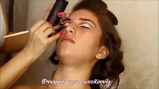 passo a passo da maquiagem delineador duplo com glitter