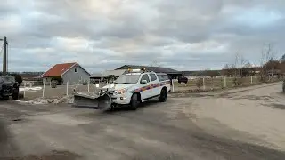 K&ouml;p Pickup med vikplog och sandspridare Isuzu D-Max Crew Cab 2.5 4WD p&aring; Klaravik
