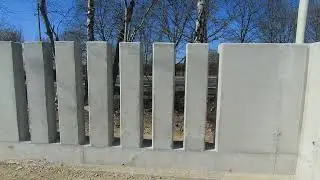 Betonowe ogrodzenie - efekt po rozszalowaniu | ABC Szalunki | #Kraków #Krk #Tyniec