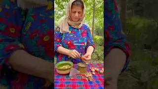 &ldquo;Iranian Village-Style Stuffed Bread 🌾🌿| Authentic Gilani Recipe&rdquo;#shorts