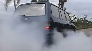 📹 V-Log | 1997 Toyota Kijang (F80) LGX 1.8 Burnout On 2010 (Re-Uploaded For Higher Quality)