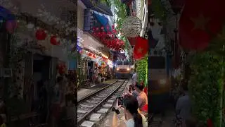 Train Steet Honai 😳 #trainstreethanoi #train #street #honai #gk #informative