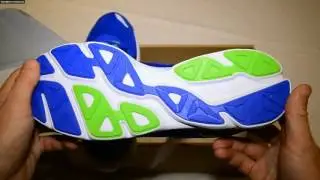 Smart Running Shoes with Bulit in Xiaomi Mi Chips From GearBest
