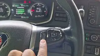 Acionar o piloto automático no Scania