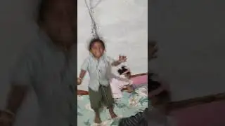 छोटे बच्चों की सबसे प्यारी शरारतें! देख कर मजा आ जाएगा😍😘😂#youtubeshorts #shorts #shortvideo #viral 