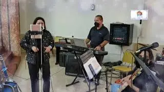 Gozando con las alabanzas de Jes&uacute;s Leybis & Vive