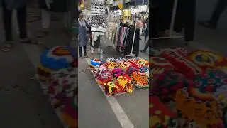 Vibrant Mumbai Street Market: A Multifaceted Bazaar