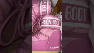 Obsessed with them 😌😌 #moonboots #moonboot #pinkmoonboot #boots #candiancontent