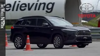 Toyota Corolla Cross | Driving, Interior, Exterior