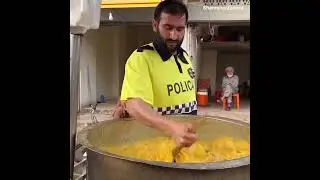 ORIGINAL BANANA 🍌 MILKSHAKE | Non-Stop Banana Juice Making | Amazing Street drinks of Karachi