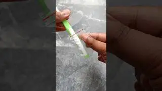 How to secure a toothbrush while traveling! #lifehacks #tips #tricks #ideas