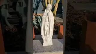 Ave Maria (Hail Mary in Spanish)