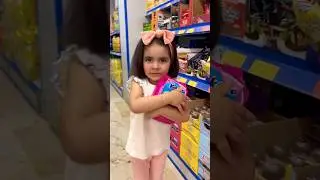 Spoiled Berra 😒 #shortsfeed #market #shopping #groceryshopping #kids #marketstore #chocolate