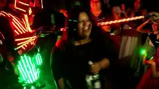 ROBOT LED EXPLOSIVO Y CHISPA FRIA PARA TUS EVENTOS