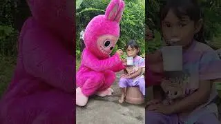 Berbagi susu sama kucing lucu 👍 #funny #shorts