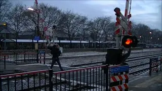 Spoorwegovergang Cuijk // Dutch railroad crossing