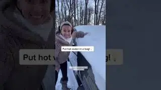 BEST WINTER CAR HACK 🚗 SAVE this for your next snow filled morning!! GENIUS!!