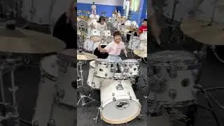 下课了师妹们一起搞笑了！#架子鼓演奏 #就是因为热爱 抖音小助手 星概念小猫老师 星猫徒子