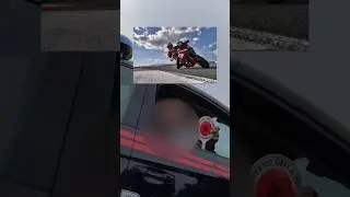 Carabiniere ci spiega come grattare il ginocchio 😆