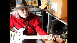 Hofner bass with built in Fuzz-tone