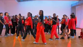 Iyanya | Kukere |  Choreography by Stéphanie Moraux Rakotobe  chez JSD Studio