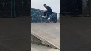 Caveman - Boneless - Pop shuv - Kickflip - FLATBANK SESH 🎬