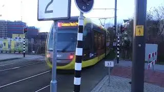 Transdev U-OV CAF Urbos 6074 + 6027 vertrekt in Nieuwegein City via Science Park.
