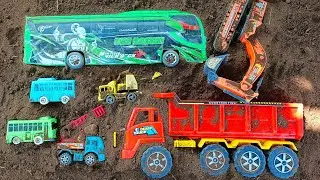 Ayo Kita Membersihkan Mobil Mainan Truk Pasir yang Terkubur di Tanah dan Mencari Mobil Pemadam Ep151