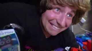 🚨| WATCH: Speed caught YouTuber Matthew Beem hiding in the bunk beds on his tour bus 😭😭