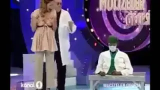 Amazing Magic Trick video of man cut into half