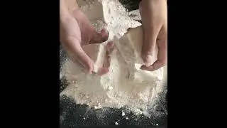 #fairybeeasmr #bakingsodaasmr #oddlysatisfying #explore #asmr #asmrcrushing #asmrcrispy