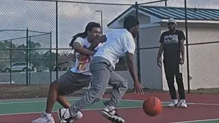 Short hoop/gym vlog  (*don&rsquo;t own copyrights to any songs being played*)