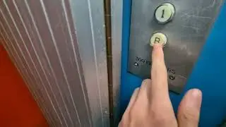 (De los ultimos instalados) Ascensor Giesa (Schindler) clasico del año 1980 en un edificio, Ourense