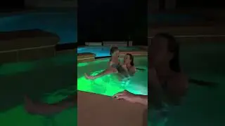 Color DUNK in the pool! Daughter VS Mom!! #challenge #funny #pool