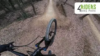 Desbloqueando la Línea Roja en 4 Riders Bikepark 🚵‍♂️ | ¿Esto es una adicción? 🤩