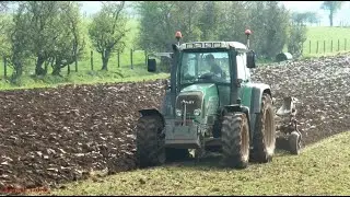Ploughing with Fendt and Four Furrow.