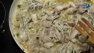 Cocochas de bacalao con gulas y gambas